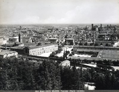 Panorámás kilátás Bolognára a gyárakkal és a térrel. alkotó: Giacomo Brogi
