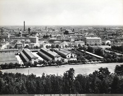 Panorámás kilátás Bolognára néhány gyárral. alkotó: Giacomo Brogi
