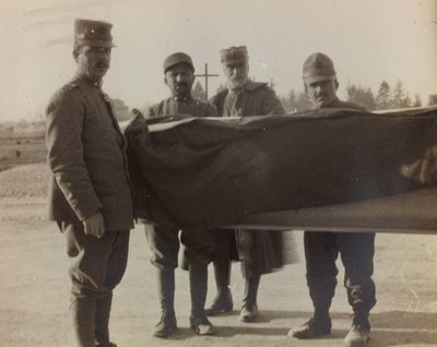 Album "Pictures of War II": Olasz katonák hordozzák a Nagy Háború elesettjének koporsóját (f/w fotó) alkotó: Gigliucci Gigliucci