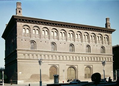 Az 1551-ben épült La Lonja külseje alkotó: Gil Morlanes