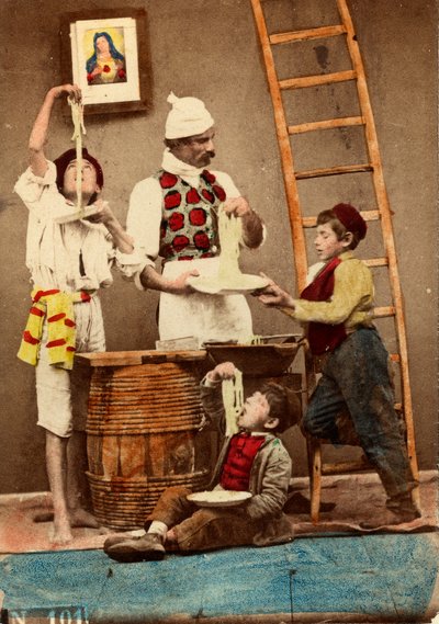 A gyerekek kézzel eszik a spagettit, Nápoly, 1865 körül (nyomtatás dupla súlyú papírra) alkotó: Giorgio Conrad