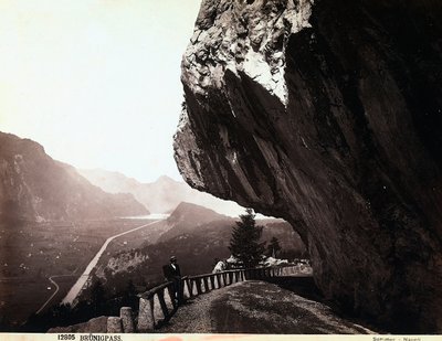 Egy út a Brünigpass-hegységben, Svájcban alkotó: Giorgio Sommer
