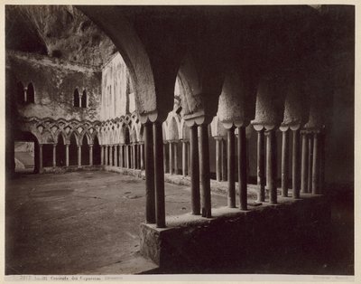 Amalfi, kapucinus kolostor. Keresztfolyosó alkotó: Giorgio Sommer
