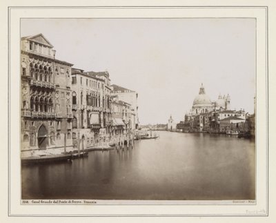 A velencei Canal Grande látképe, jobbra a Santa Maria della Salute templommal alkotó: Giorgio Sommer
