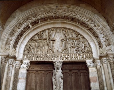 Román művészet: az utolsó ítéletet ábrázoló tympan. Gislebertus mester szobra (kb. 1130-1140). Cathedrale Saint-Lazare (Saint Lazare alkotó: Gislebertus