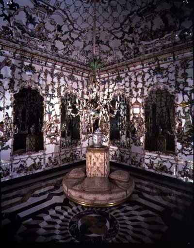 A Chino-szalon (kínai szoba) teljesen porcelánból készült sarka, 1769 (porcelán) (részleteket lásd 93238-9) alkotó: Giuseppe Gricci