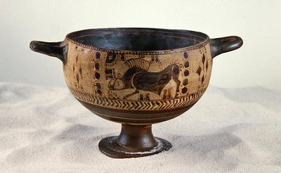 Fekete figurás kotyle, ie 600-500 körül (kerámia) (lásd még: 307544 és 307545) alkotó: Greek