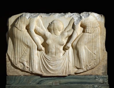 Görög művészet: „” Vénusz születése a hullámokból az Órák által támogatott”” Tróndombormű Ludovisi, Locritól. Kr.e. 460-450 - Római Nemzeti Múzeum (Palazzo Altemps) - Magna Graecia (Nagy-Görögország): Ludovisi trón; Aphrodité születése – Márvány alkotó: Greek