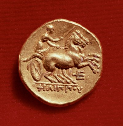 A macedóniai II. Fülöp (Kr. e. 382-336) államképének hátlapja, amely egy szekért ábrázol, ie 356-336 (arany) alkotó: Greek School