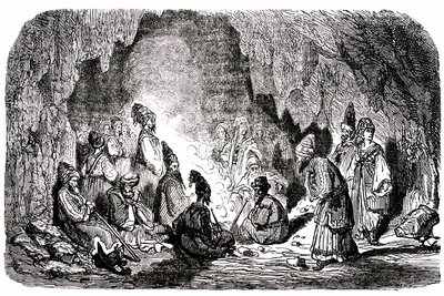 Szindbád a tengerész (Szindbád) - Az ezeregy (1001) éjszaka története - Gustave Dore illusztrációja - Maxwell kiadás 1865 - Első utazás: Szindbád, akit társai a tenger közepén magára hagytak, egy szigetre ér, és egy barlangban találkozik a sápadtarcúval alkotó: Gustave Dore