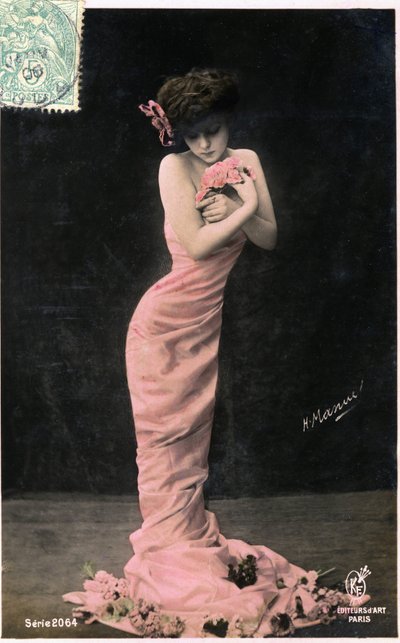 Nőideál 1900 körül: fiatal szépség, nagyon vékony sziluettel, képeslap. (fénykép) alkotó: Henri Manuel