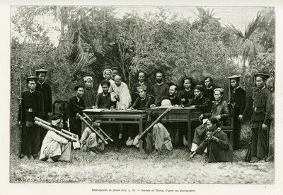 Kalózok kihallgatása. Thiriat metszet, fénykép után, a Trente mois au Tonkin című történet illusztrálására 1884-ben, Doctor Hocquard, in le tour du monde 1889, rendező: Edouard Charton (1807-1890), Hachette, Párizs. alkotó: Henri Thiriat