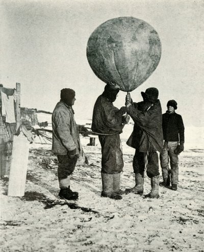 Dr. Simpson felküld egy léggömböt, 1911, 1913 alkotó: Herbert Ponting