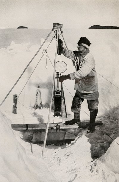 E. W. Nelson a Nansen-Petersen szigetelt vizespalackkal, c1911, 1913 alkotó: Herbert Ponting