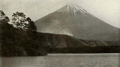 Fuji fm Nishinoumi, 1910. alkotó: Herbert Ponting