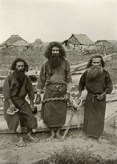 Happu Konno, The Hunter in Center és Two Ainu Fishermen, 1910. alkotó: Herbert Ponting