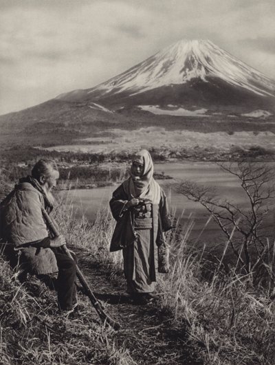Japán az 1920-as években: Fuji, Japán legszentebb hegye (f/w fotó) alkotó: Herbert Ponting