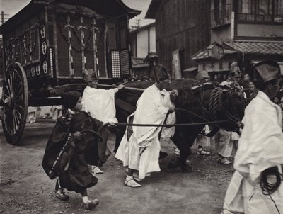 Japán az 1920-as években: magas rangú személyek sintóista temetése (f/w fotó) alkotó: Herbert Ponting