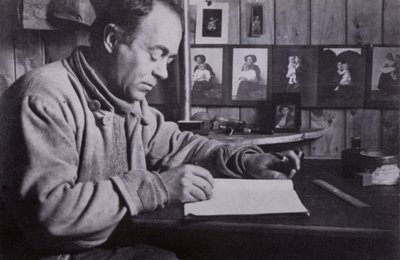 "Scott írt és tervezett és számolt a kis asztalánál" (f/w fotó) alkotó: Herbert Ponting