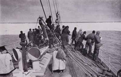 A jégpakk megközelítése (f/w fotó) alkotó: Herbert Ponting