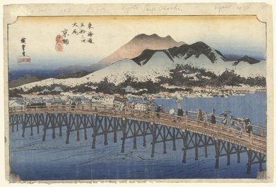 Kyoto, de grote brug bij Sanjo Kyoto, Sanjo Ohashi (cím a tárgyon) De 53 Stations van de Tokaido (sorozat címe) Tokaido gojusan tsugi no uchi (sorozat címe az objektumon) alkotó: Hiroshige (I) , Utagawa