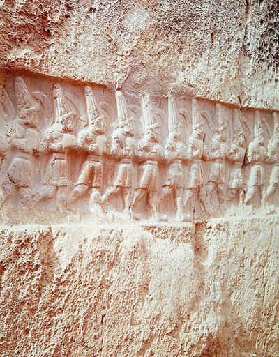 Fegyveres istenek körmenete alkotó: Hittite