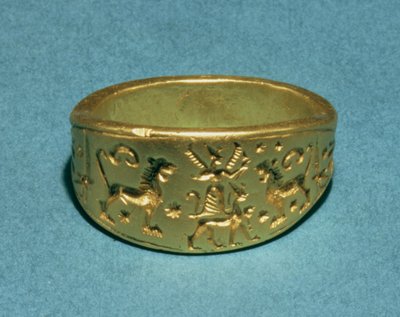 Gyűrű „hettita” hieroglif írással: „Nagy herceg” (arany) alkotó: Hittite
