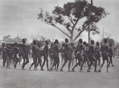 Afrika: Moru Dance (fekete-fehér fotó) alkotó: Hugo Adolf Bernatzik