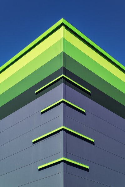 Modern zöld geometria alkotó: Igor Bakotic