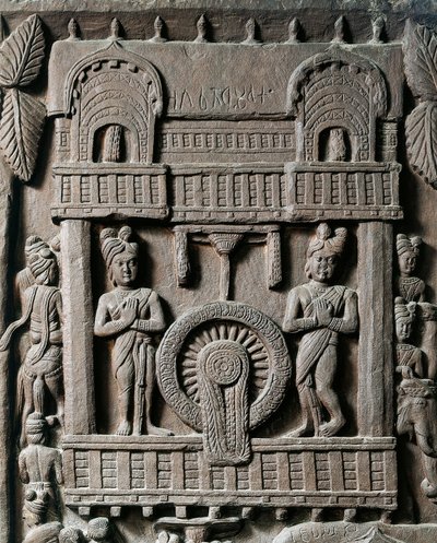 Indiai művészet, hinduizmus: alacsony dombormű, amely II. Prasenjit király utolsó látogatását ábrázolja Gautama Buddhánál (Buddhánál). Kr.e. 2. század. Kolkata, Indiai Múzeum alkotó: Indian School