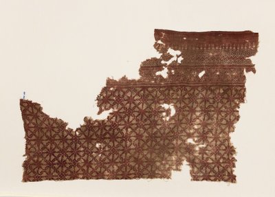 Textiltöredék egymásba illeszkedő spirálokkal alkotó: Indian School