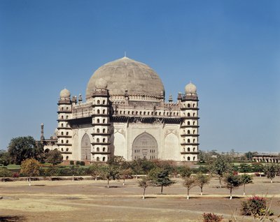 Kilátás a Gol Gumbazra, II. Mohammed Adil Shah (1627-57) mauzóleumára, 1659-ben épült alkotó: Indian School