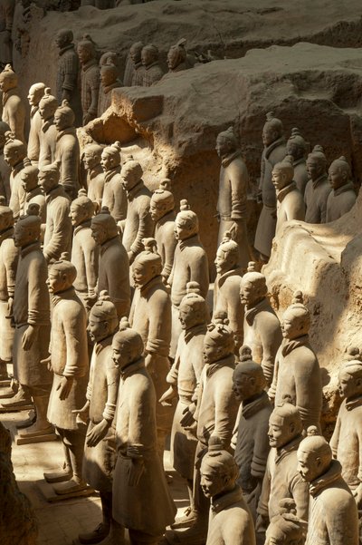 A Terra Cotta Harcos Múzeumban a különböző harcosok jelenetei az 1-es gödörben..., 2009 (fotó) alkotó: Ira Block