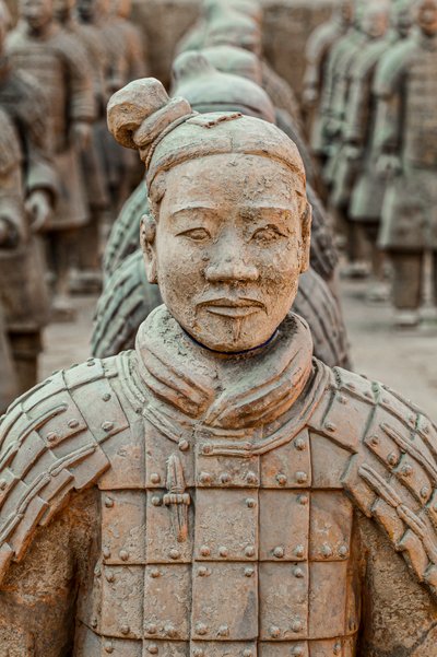 A Terra Cotta Harcos Múzeumban, a különböző harcosok jelenetei a Pit 1 területen., 2009 (fotó) alkotó: Ira Block