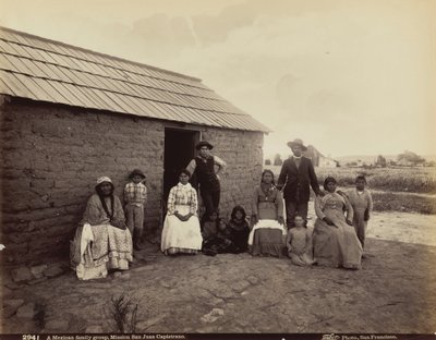 Mexikói családcsoport, San Juan Capistrano misszió, Kalifornia,1880 (fotó) alkotó: Isaiah Taber