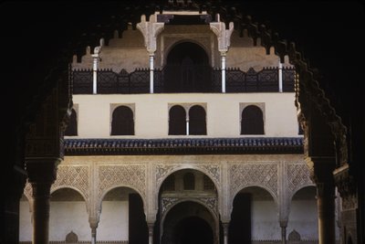 A mirtuszok udvara alkotó: Islamic School