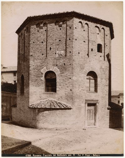 Neon vagy ortodox keresztelőkápolna, Ravenna, Emilia-Romagna, Olaszország, Pietro Poppi fényképe, Bologna, 1900 körül alkotó: Italian Photographer