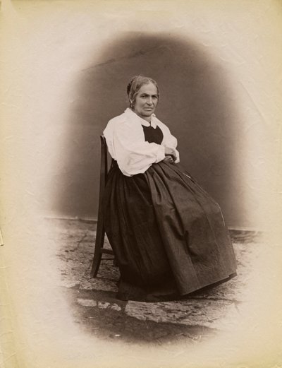 Idős nő széken ülve, Parre, Lombardia, Olaszország, fénykép: Premiata Fotografia Taramelli, Bergamo alkotó: Italian Photographer