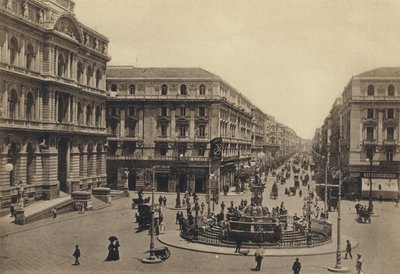 Nápoly: Piazza Della Borsa és Rettifilo Corso Umberto I (f / w fotó) alkotó: Italian Photographer