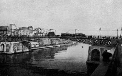 Taranto, zárt lengőhíd és az óváros (f/w fotó) alkotó: Italian Photographer