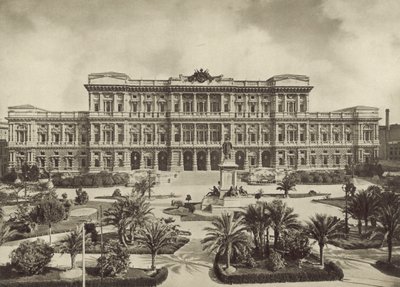 A Törvénybíróságok alkotó: Italian Photographer