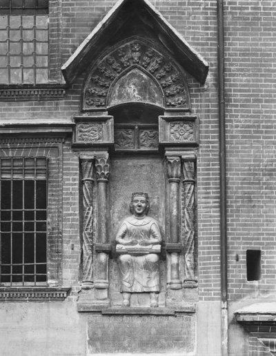 Vergilius emlékműve, Palazzo del Podesta, Piazza Dante, 1220 alkotó: Italian School