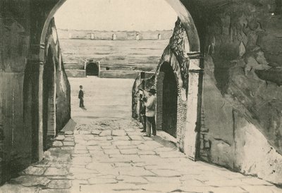 Az amfiteátrum fő bejárata, ahogy van (mélynyomás) alkotó: Italian School