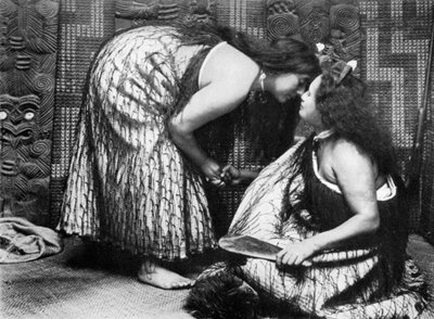 Hongi maori üdvözlet, 1908-1909. alkotó: JL Martin