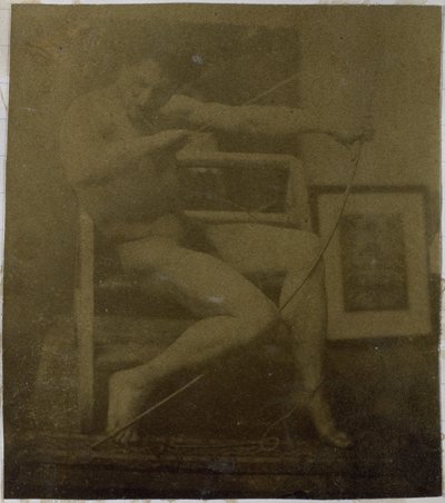 Tanulmány egy lépcsőn ülő férfi meztelen modellről, elölről nézve, kötéllel és masnival az ölében, Jacques de Lalaing stúdiójában alkotó: Jacques Lalaing (attributed to)