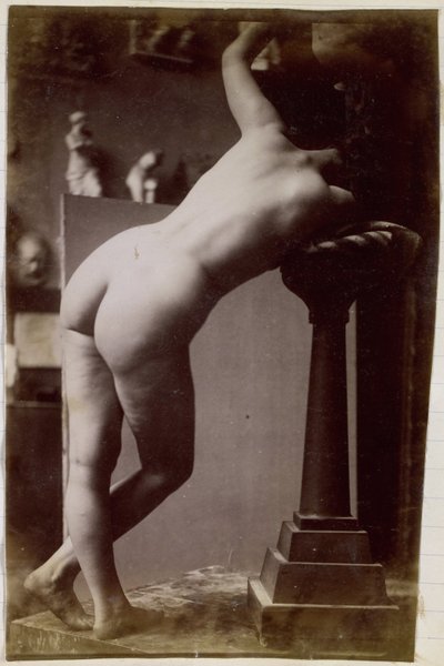 Egy női aktmodell tanulmányozása hátulról Jacques de Lalaing műhelyében, előtanulmány egy kör alakú szökőkúthoz alkotó: Jacques Lalaing (attributed to)