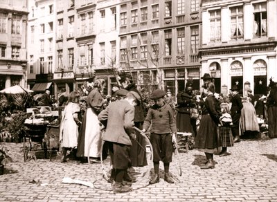 Karikás fiúk a piacon, Rotterdam, 1898. alkotó: James Batkin