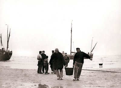 Férfiak a parton, Scheveningen, Hollandia, 1898. alkotó: James Batkin