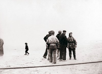 Férfiak a parton, Scheveningen, Hollandia, 1898. alkotó: James Batkin