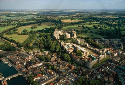 Az uralkodók generációi gyarapították a windsori kastélyt. Windsor kastély, Windsor, Ber... alkotó: James L Stanfield